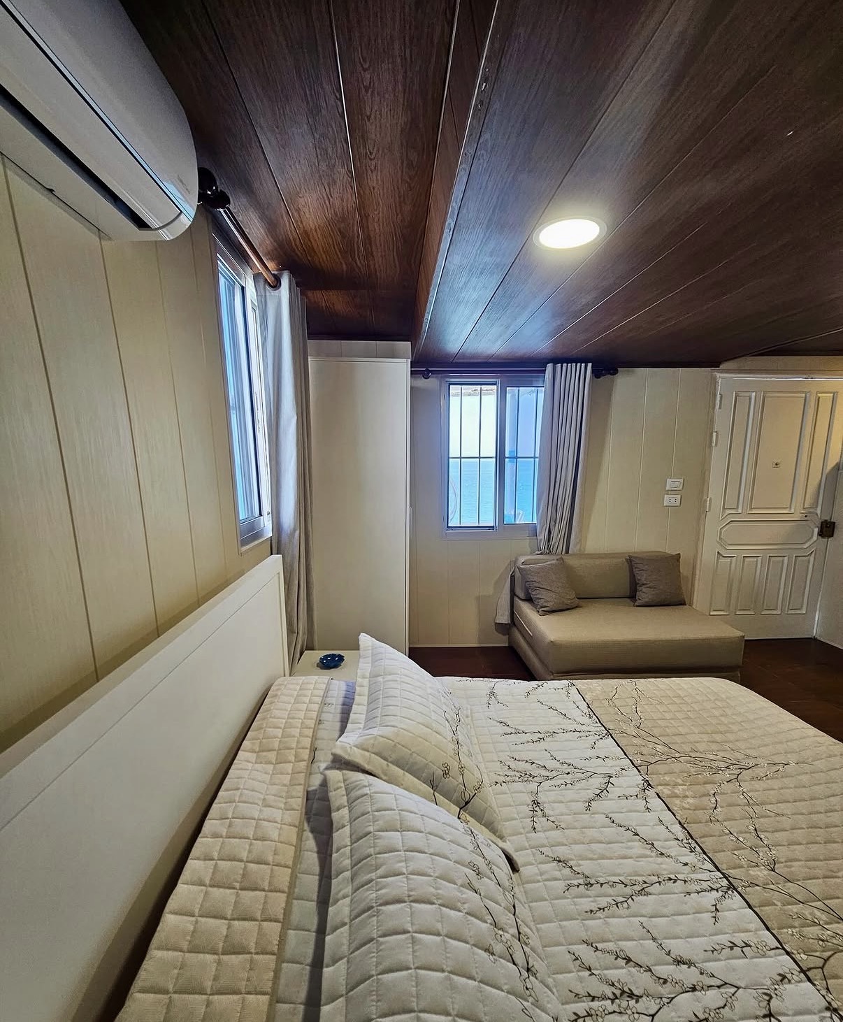 Kitchenette at La Roche Chalet